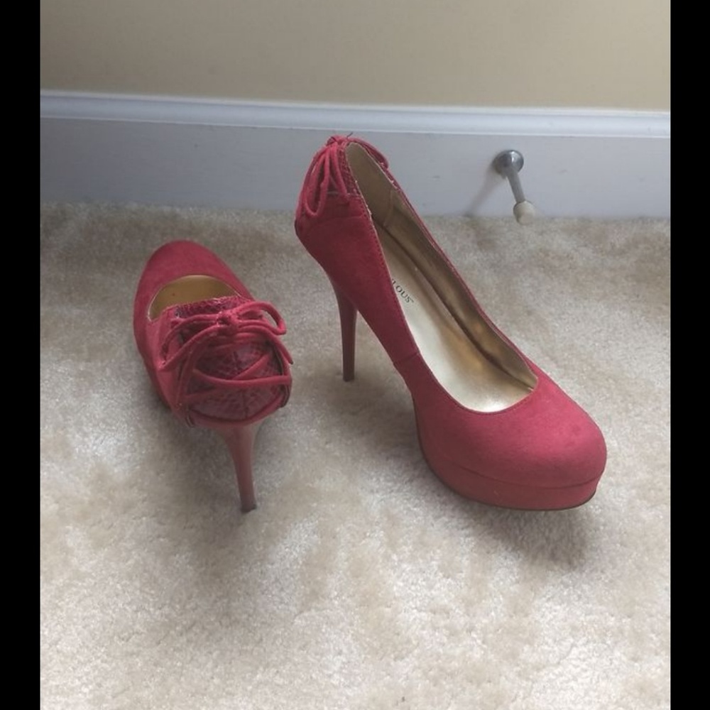 Red Heels - Picture 2 of 2
